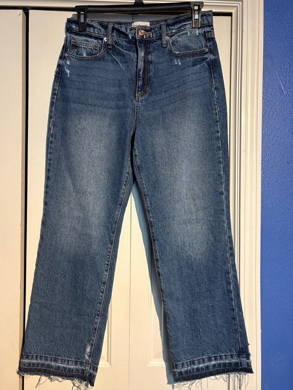 Sneak Peek Women's Medium Blue Straight Leg Jeans